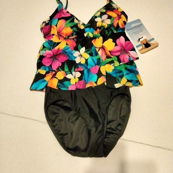 NWT Dream Shaper One Piece NWT Swimsuit - Picture 1 of 7